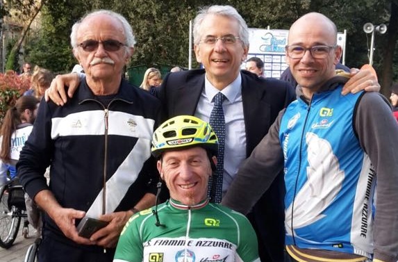 le fiamme azzurre del paraciclismo con il Sottosegretario Cosimo Ferri