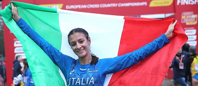 Nadia Battocletti celebra a Tilburg il suo oro europeo nel cross