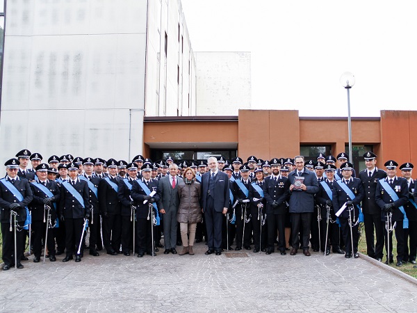 Gli 80 vicecommissari ricevono il diploma di fine corso