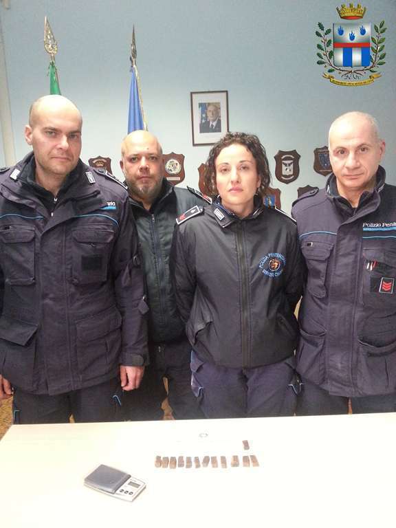 Rebibbia &ndash; Tenta di consegnare droga in carcere. Arrestata