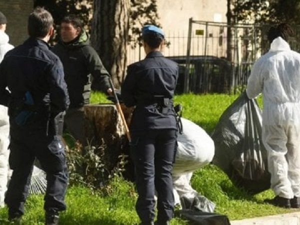 detenuti a lavoro nei giardini di Roma
