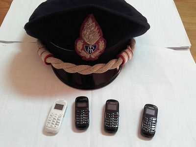 I 4 cellulari sequestrati