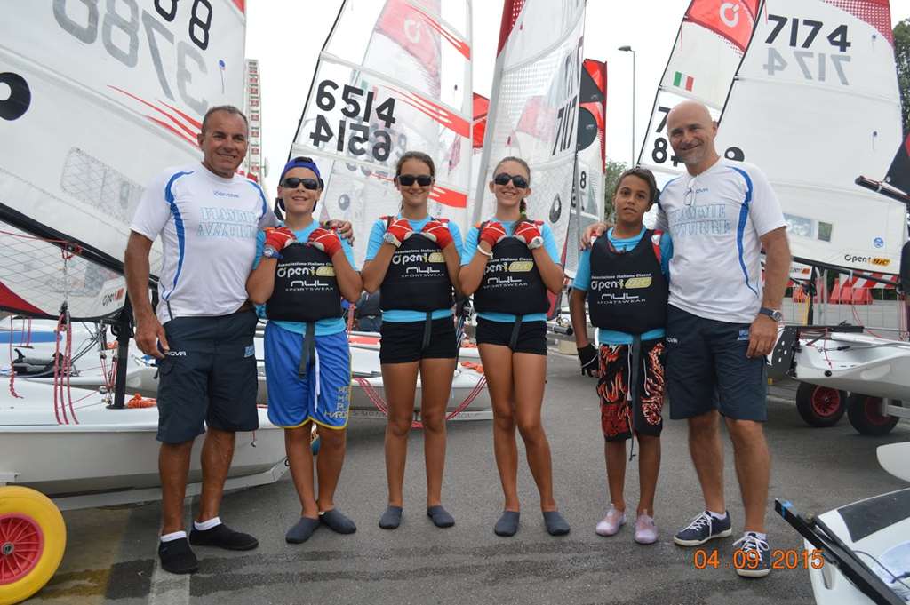 I giovani Cadetti al Campionato "O'pen Bic" di Rimini pronti ad entrare in acqua