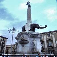 Catania &ndash; Tenta di evadere dando gomitate alla Polpen