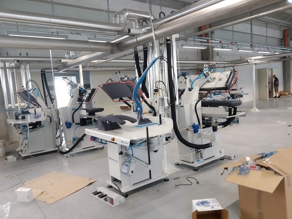 Macchinari per la produzione delle divise