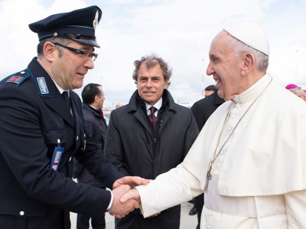 Il Pontefice all'aeroporto di Fiumicino