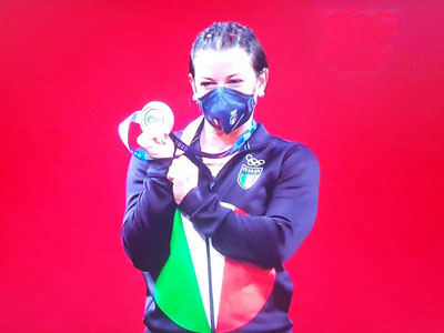 Tokyo 2020, Bordignon delle Fiamme azzurre vince l&rsquo;argento nel sollevamento pesi