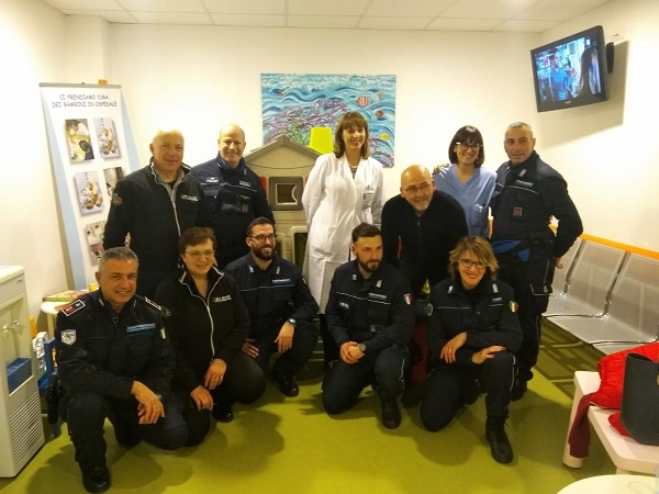Foto di gruppo degli agenti penitenziari del Triveneto