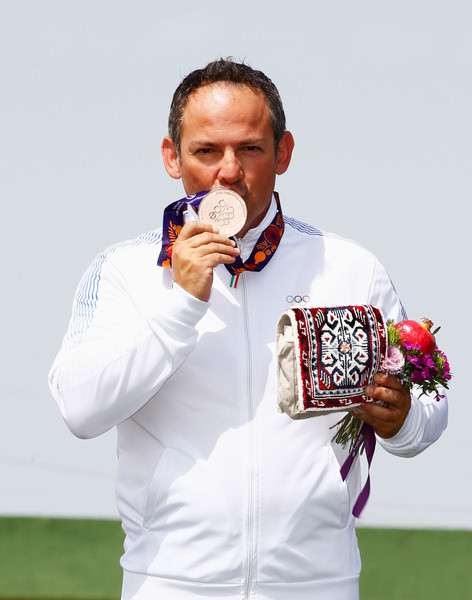 European Games, Pellielo di bronzo nella fossa